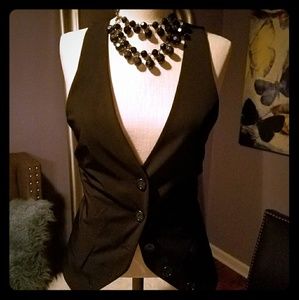 ELIZABETH & JAMES VEST